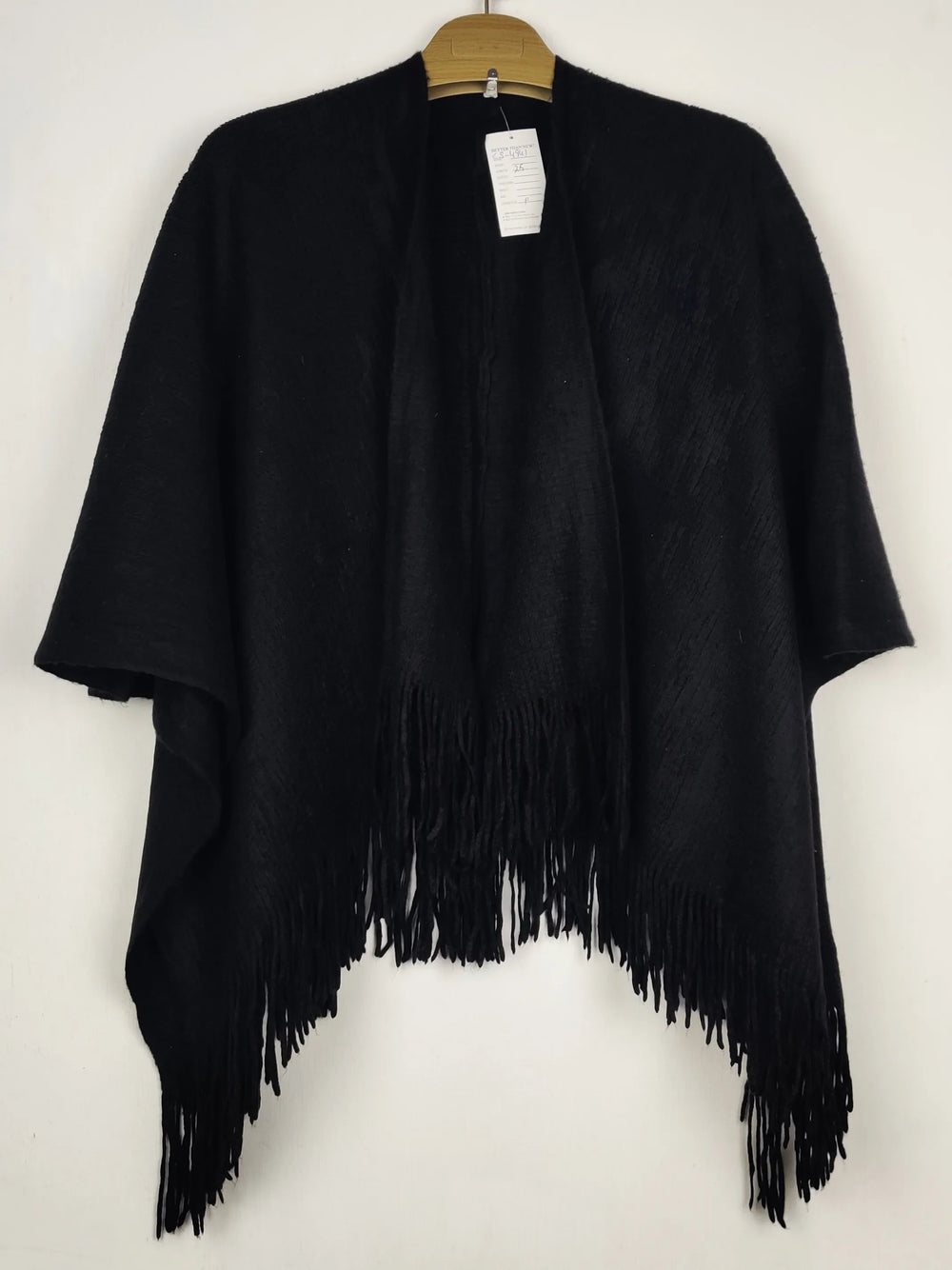 Buy online pre-used pre-loved 100% authentic & Original branded Unknown Brand (CS-4941) available in Pakistan. Top international brands avilable.