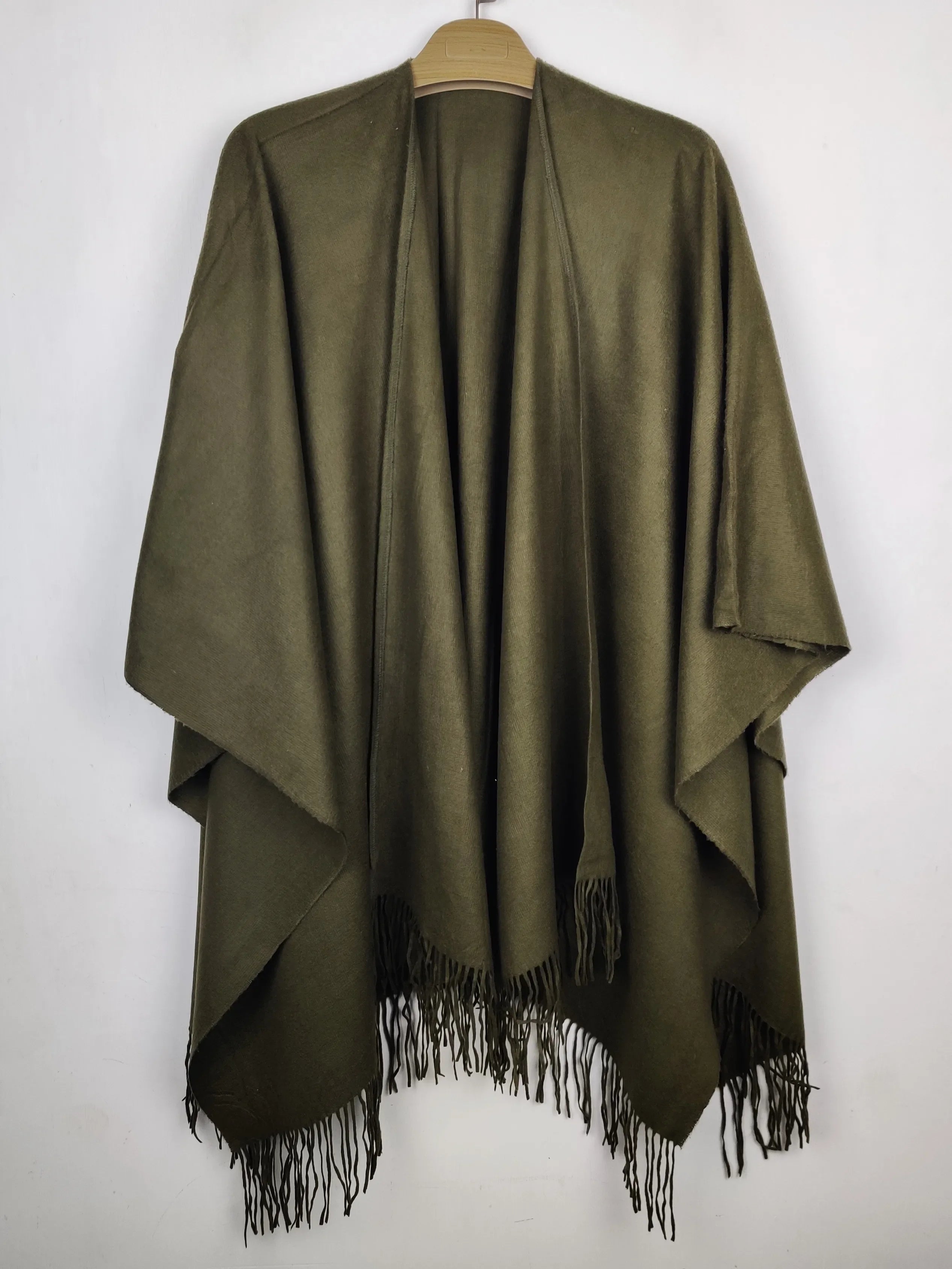 Buy online pre-used pre-loved 100% authentic & Original branded Unknown Brand (CS-4954) available in Pakistan. Top international brands avilable.