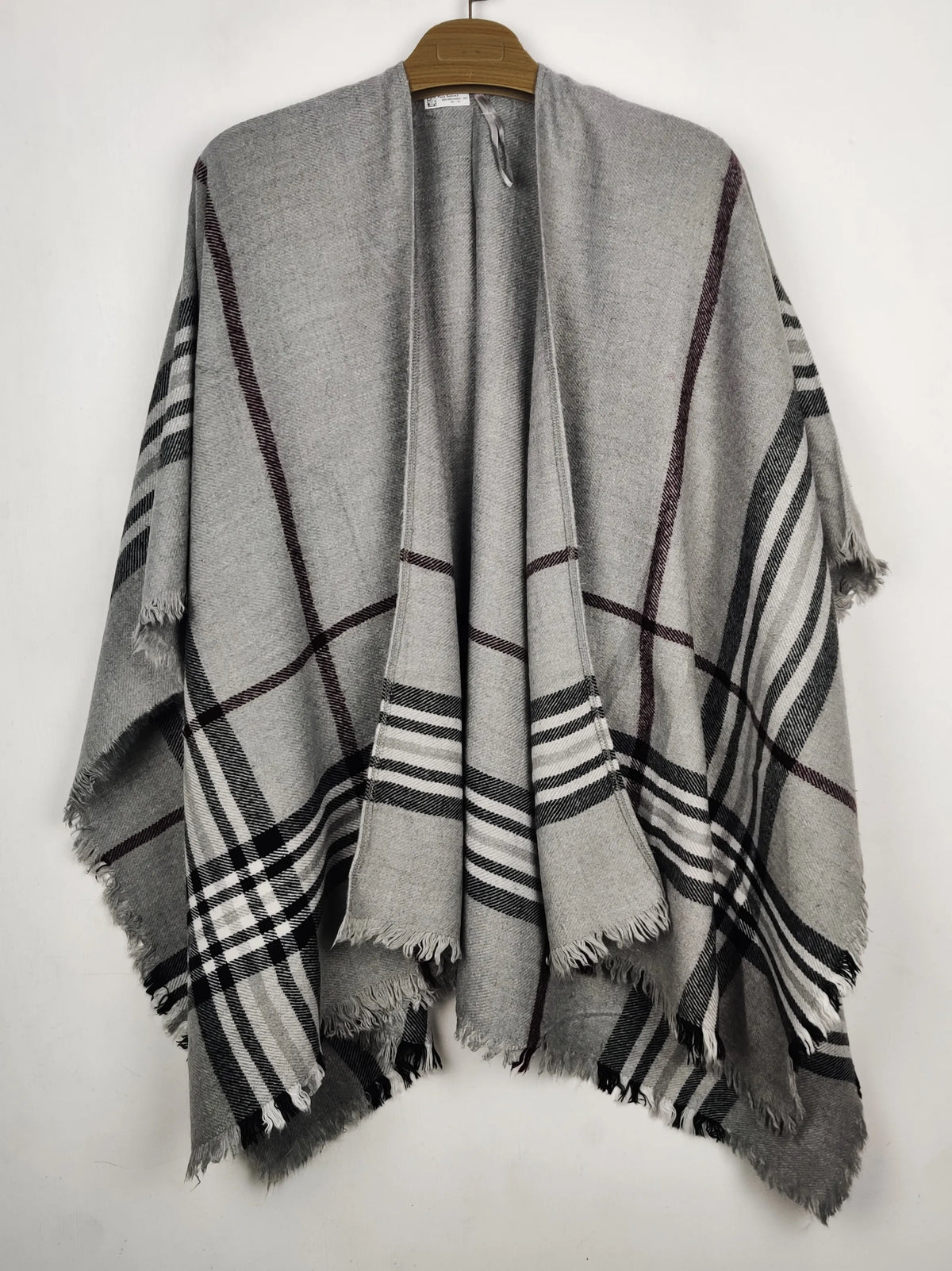 Buy online pre-used pre-loved 100% authentic & Original branded Unknown Brand (CS-4955) available in Pakistan. Top international brands avilable.