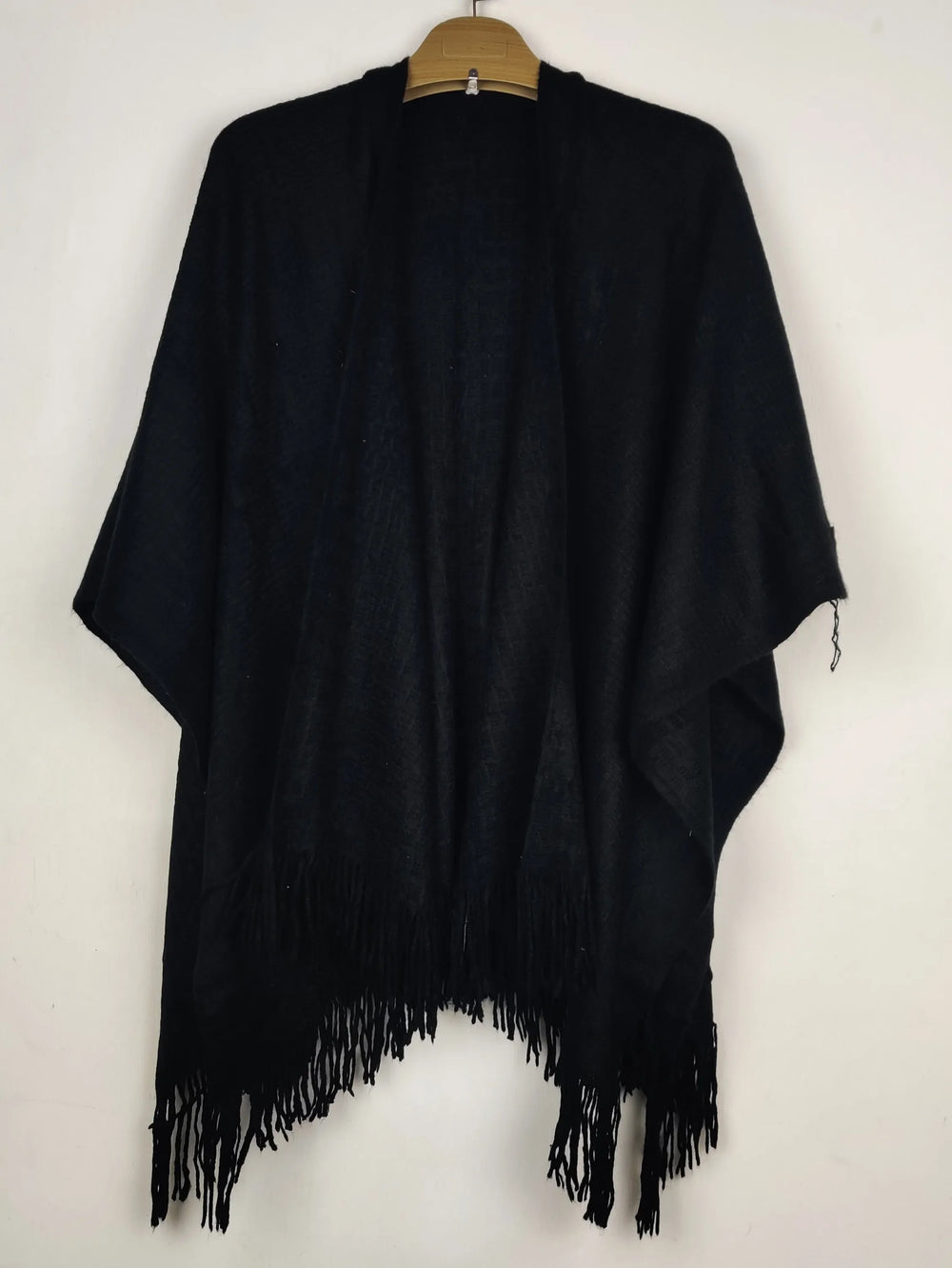 Buy online pre-used pre-loved 100% authentic & Original branded Unknown Brand (CS-4965) available in Pakistan. Top international brands avilable.