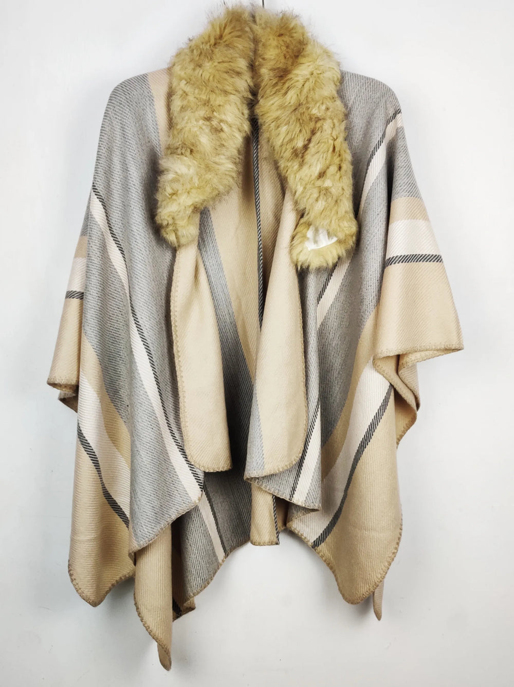 Buy online pre-used pre-loved 100% authentic & Original branded Unknown Brand (CS-4971) available in Pakistan. Top international brands avilable.