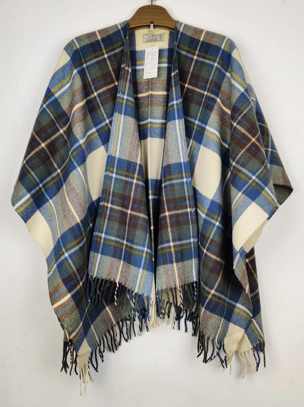Buy online pre-used pre-loved 100% authentic & Original branded High Land (CS-4973) available in Pakistan. Top international brands avilable.