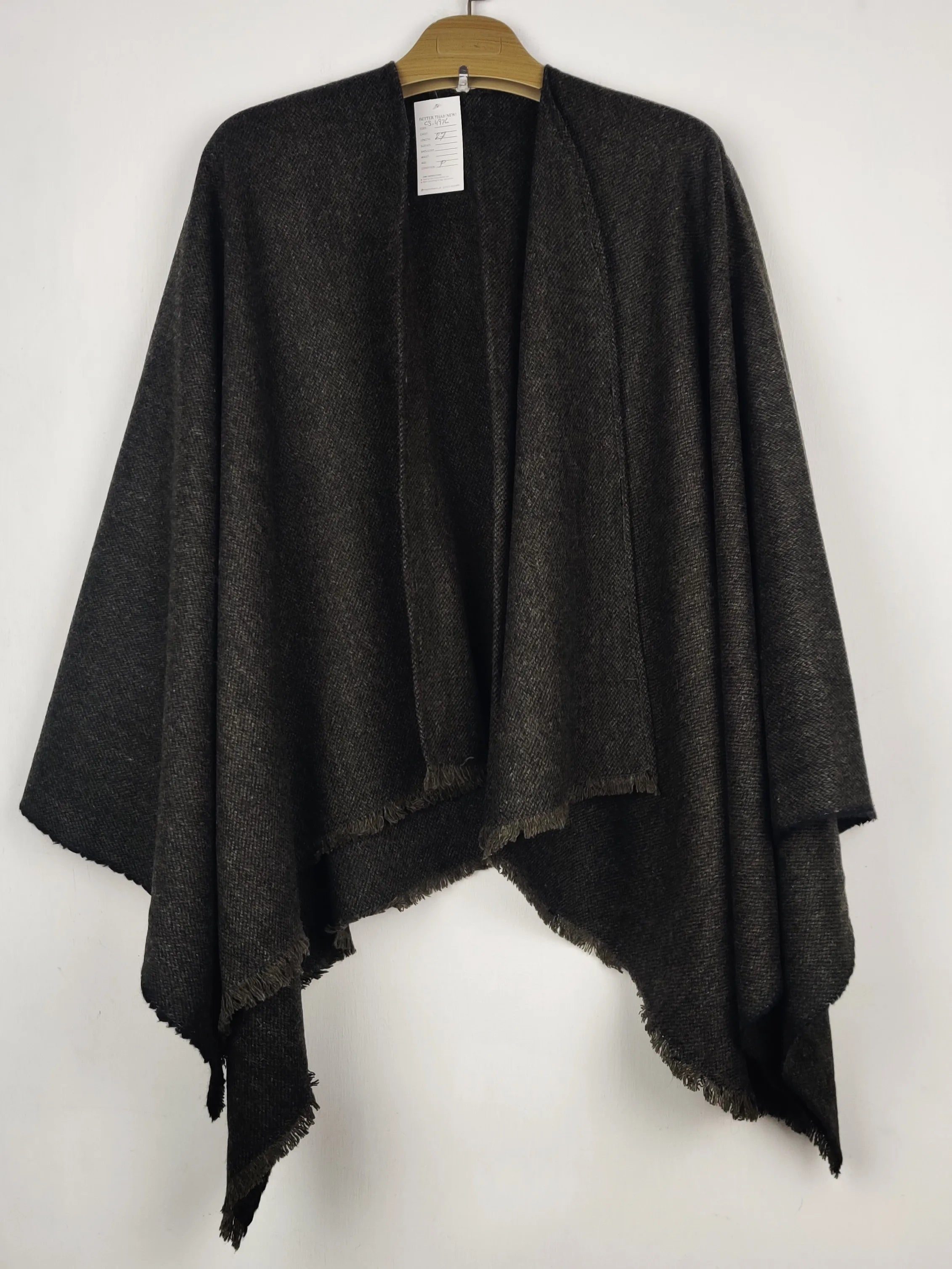 Buy online pre-used pre-loved 100% authentic & Original branded Unknown Brand (CS-4976) available in Pakistan. Top international brands avilable.