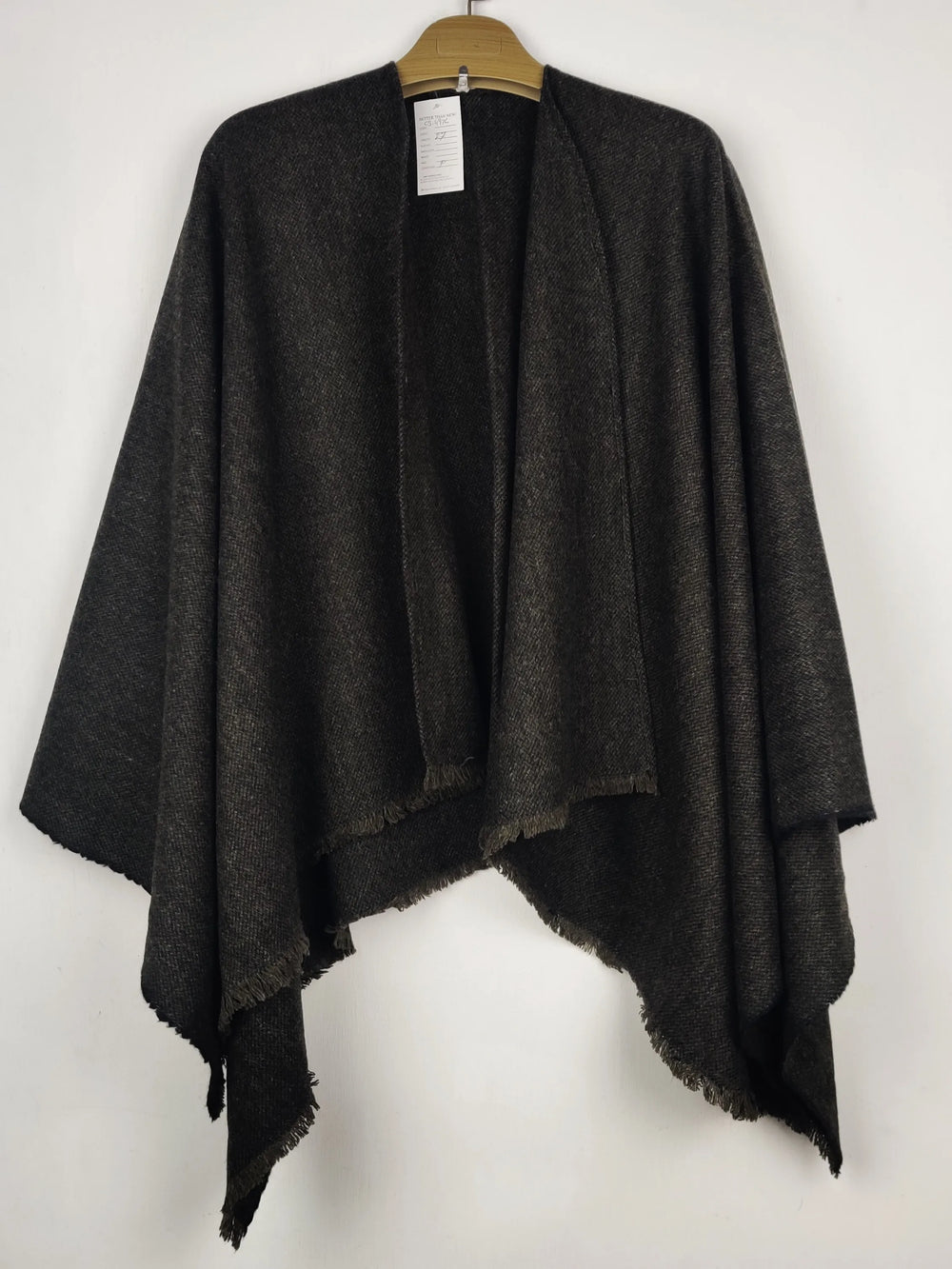 Buy online pre-used pre-loved 100% authentic & Original branded Unknown Brand (CS-4976) available in Pakistan. Top international brands avilable.