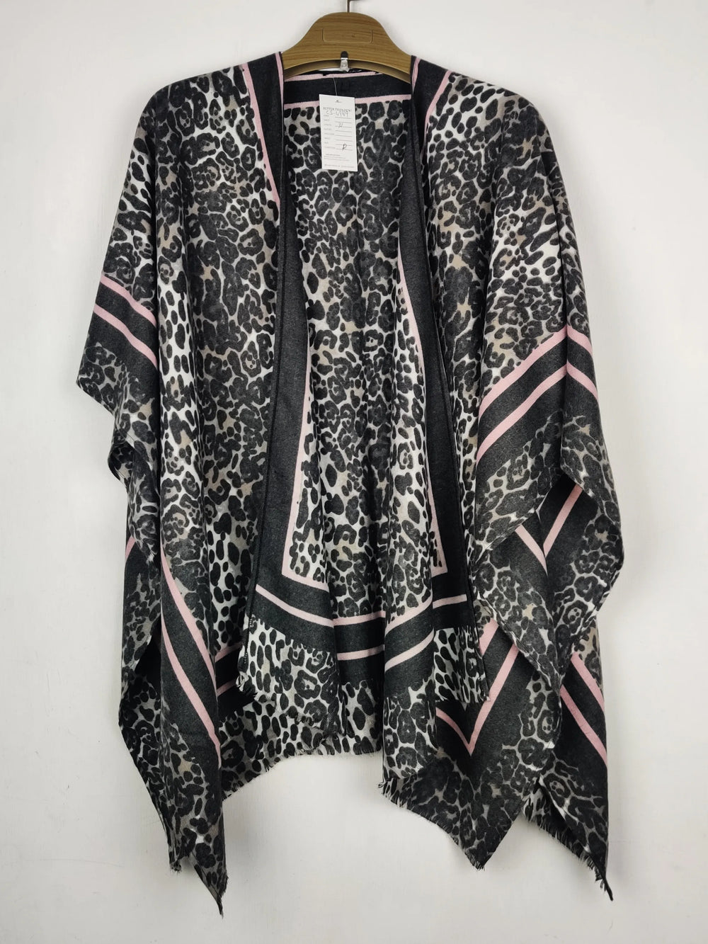 Buy online pre-used pre-loved 100% authentic & Original branded Unknown Brand (CS-4989) available in Pakistan. Top international brands avilable.