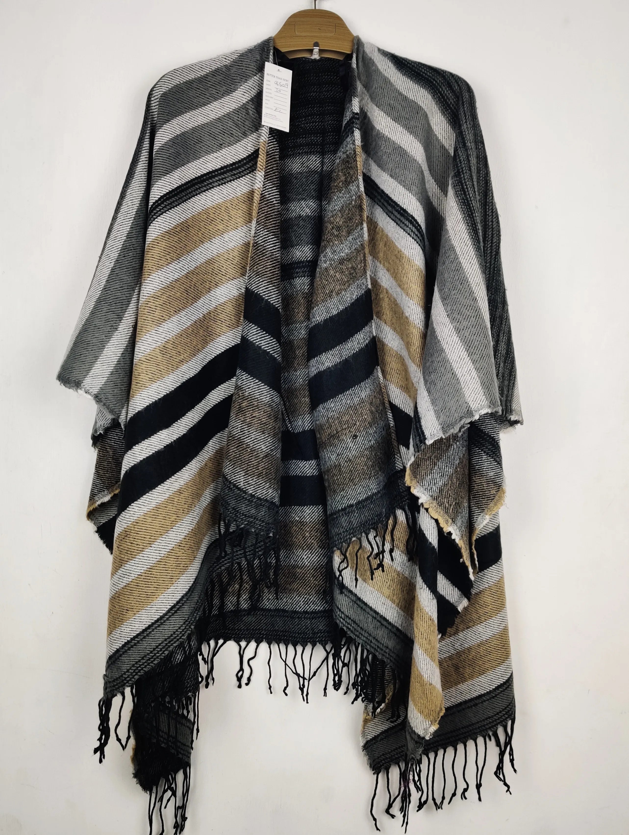 Buy online pre-used pre-loved 100% authentic & Original branded Unknown Brand (CS-5019) available in Pakistan. Top international brands avilable.
