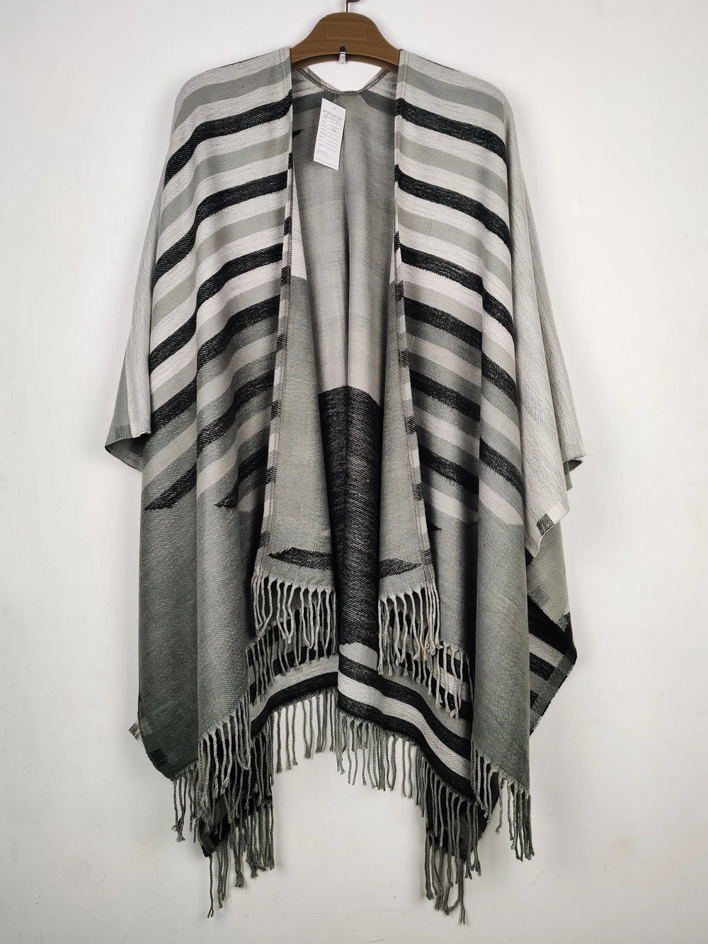 Buy online pre-used pre-loved 100% authentic & Original branded Unknown Brand (CS-5051) available in Pakistan. Top international brands avilable.