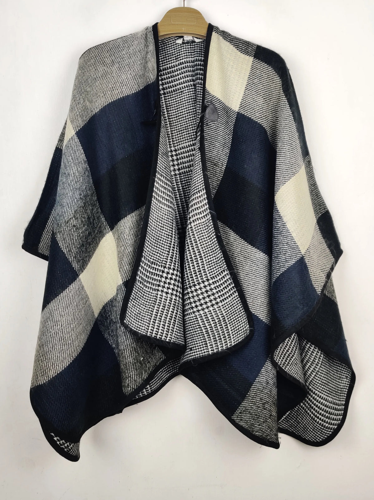Buy online pre-used pre-loved 100% authentic & Original branded Cabin Fever (CS-5100) available in Pakistan. Top international brands avilable.
