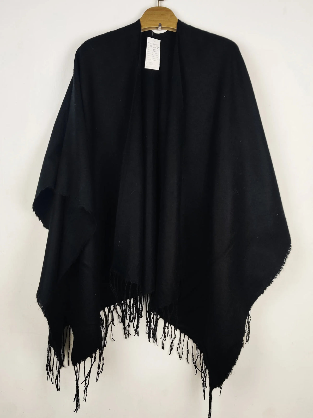 Buy online pre-used pre-loved 100% authentic & Original branded Unknown Brand (CS-5136) available in Pakistan. Top international brands avilable.