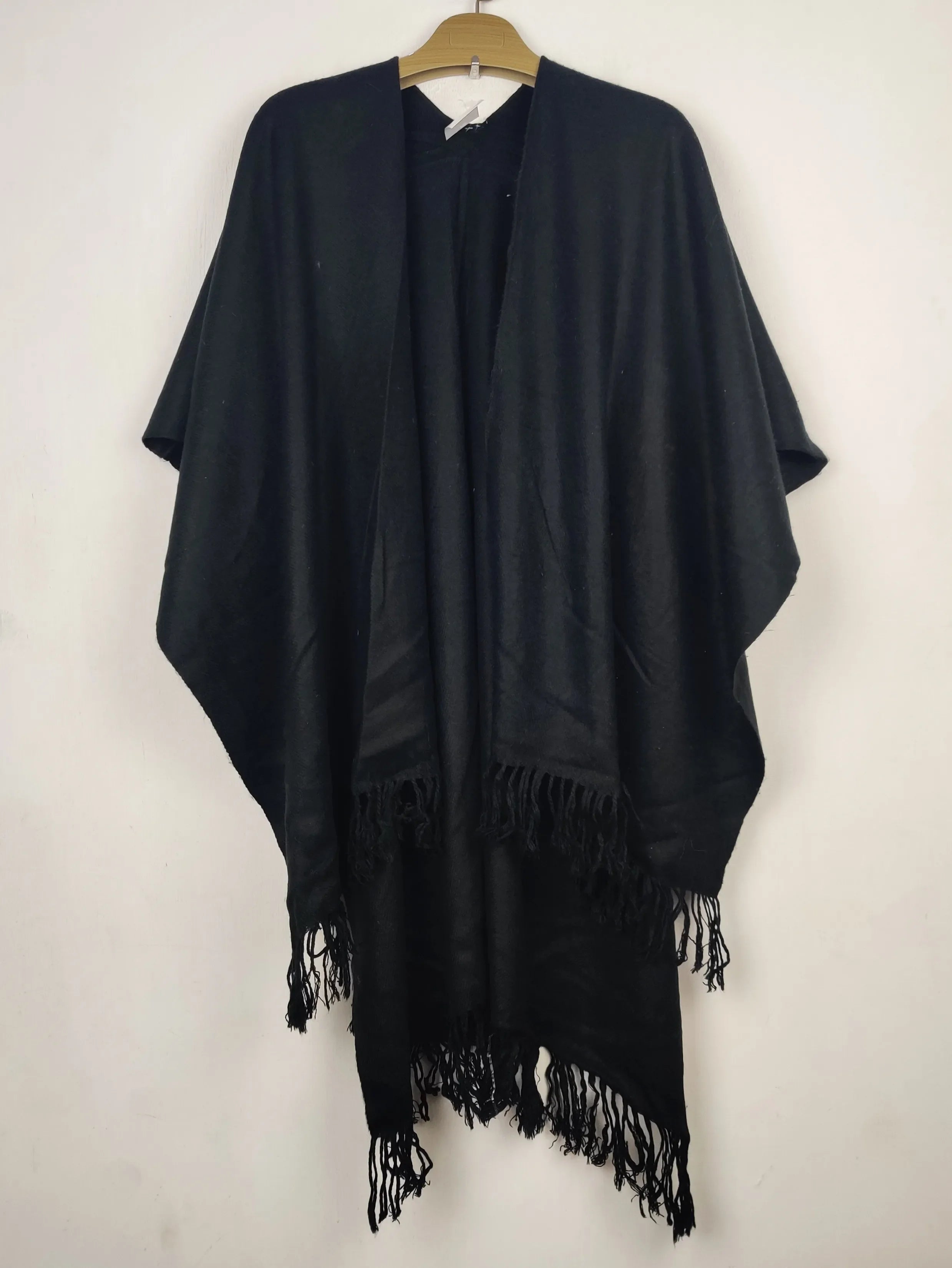 Buy online pre-used pre-loved 100% authentic & Original branded Unknown Brand (CS-5332) available in Pakistan. Top international brands avilable.