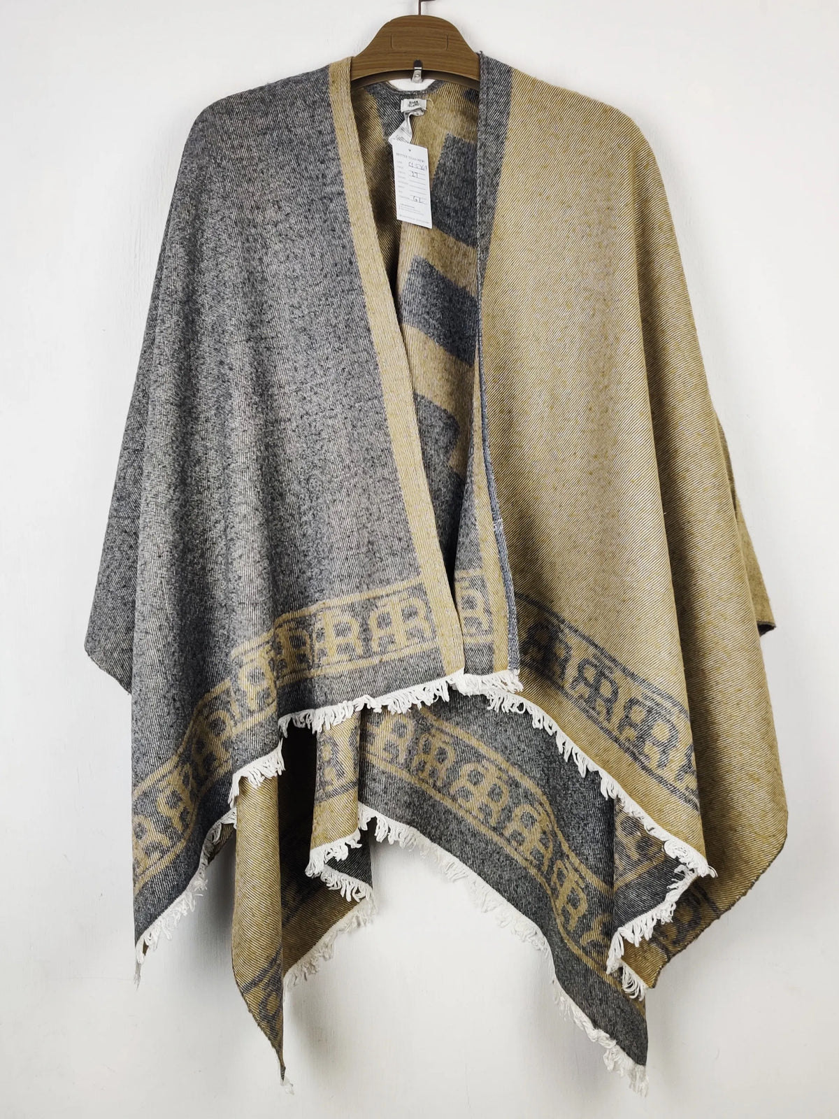 Buy online pre-used pre-loved 100% authentic & Original branded River Island (CS-5369) available in Pakistan. Top international brands avilable.