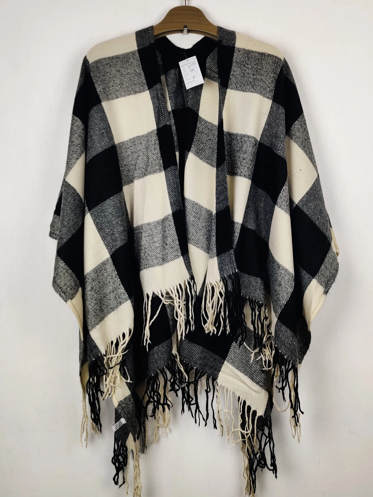 Buy online pre-used pre-loved 100% authentic & Original branded Unknown Brand (CS-5393) available in Pakistan. Top international brands avilable.