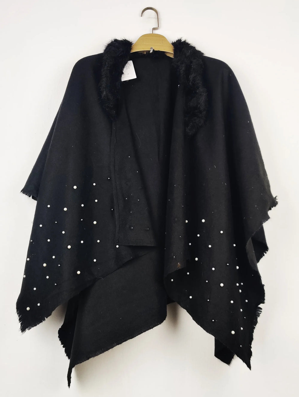Buy online pre-used pre-loved 100% authentic & Original branded Unknown Brand (CS-5405) available in Pakistan. Top international brands avilable.