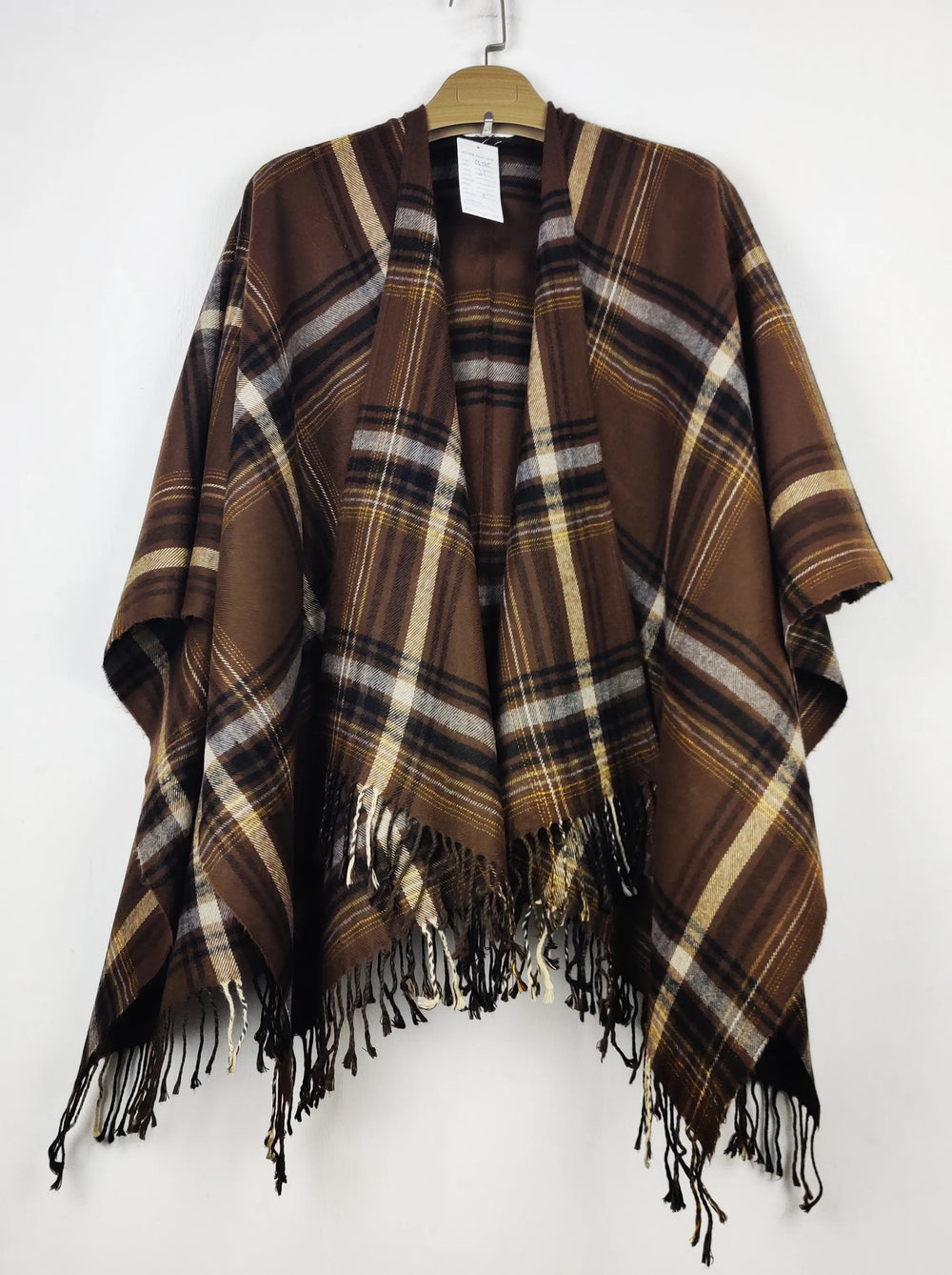 Buy online pre-used pre-loved 100% authentic & Original branded Unknown Brand (CS-5415) available in Pakistan. Top international brands avilable.
