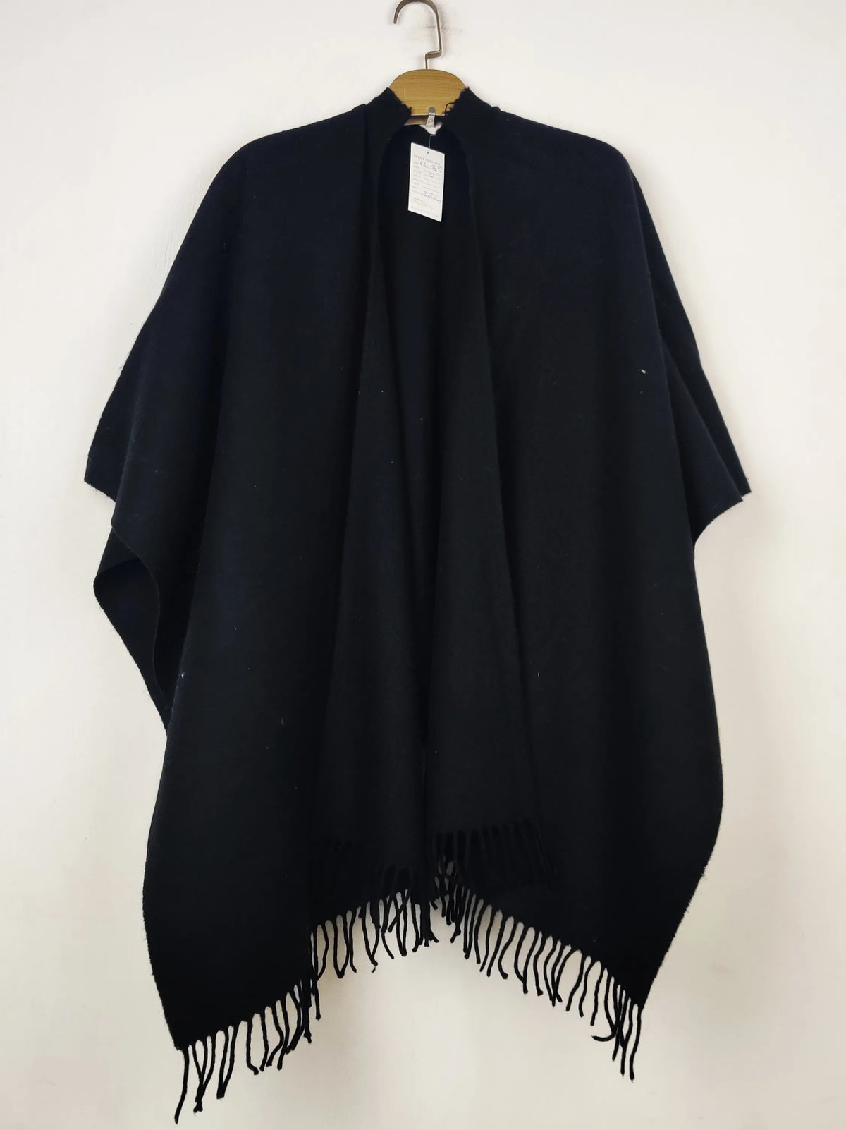Buy online pre-used pre-loved 100% authentic & Original branded Unknown Brand (CS-5439) available in Pakistan. Top international brands avilable.