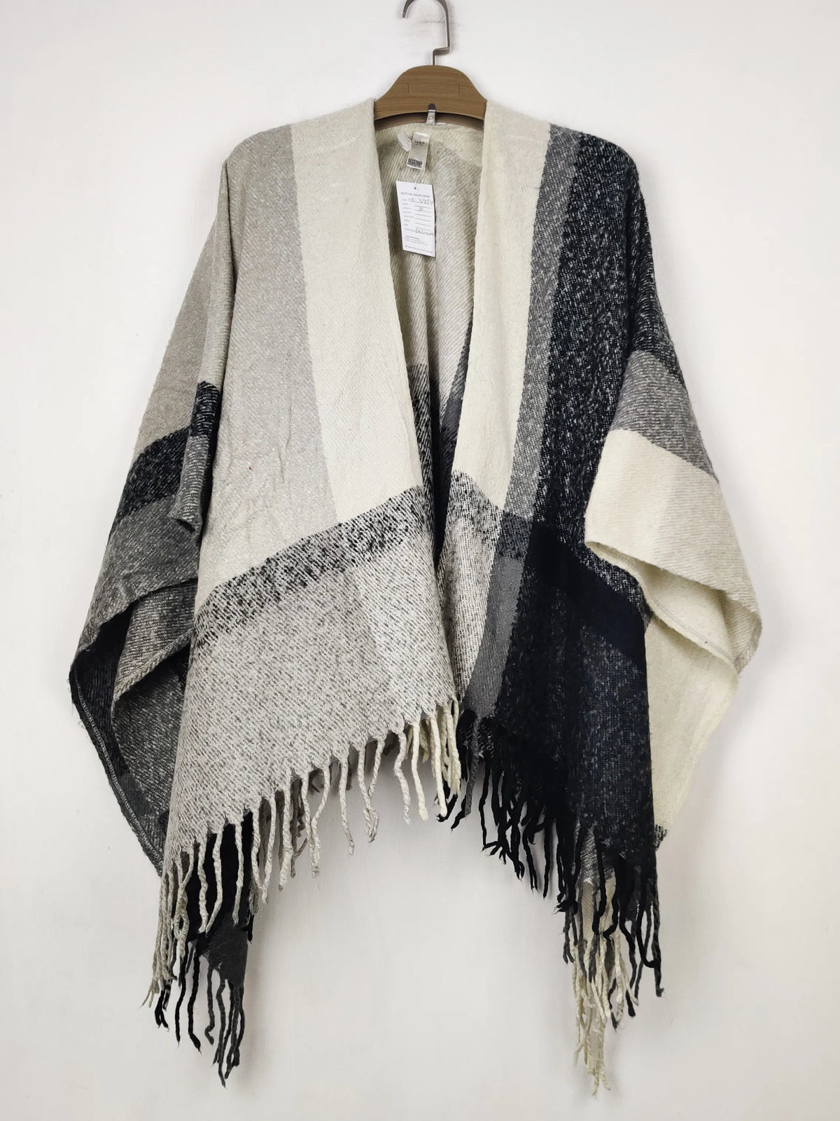 Buy online pre-used pre-loved 100% authentic & Original branded Marks & Spencer (CS-5454) available in Pakistan. Top international brands avilable.