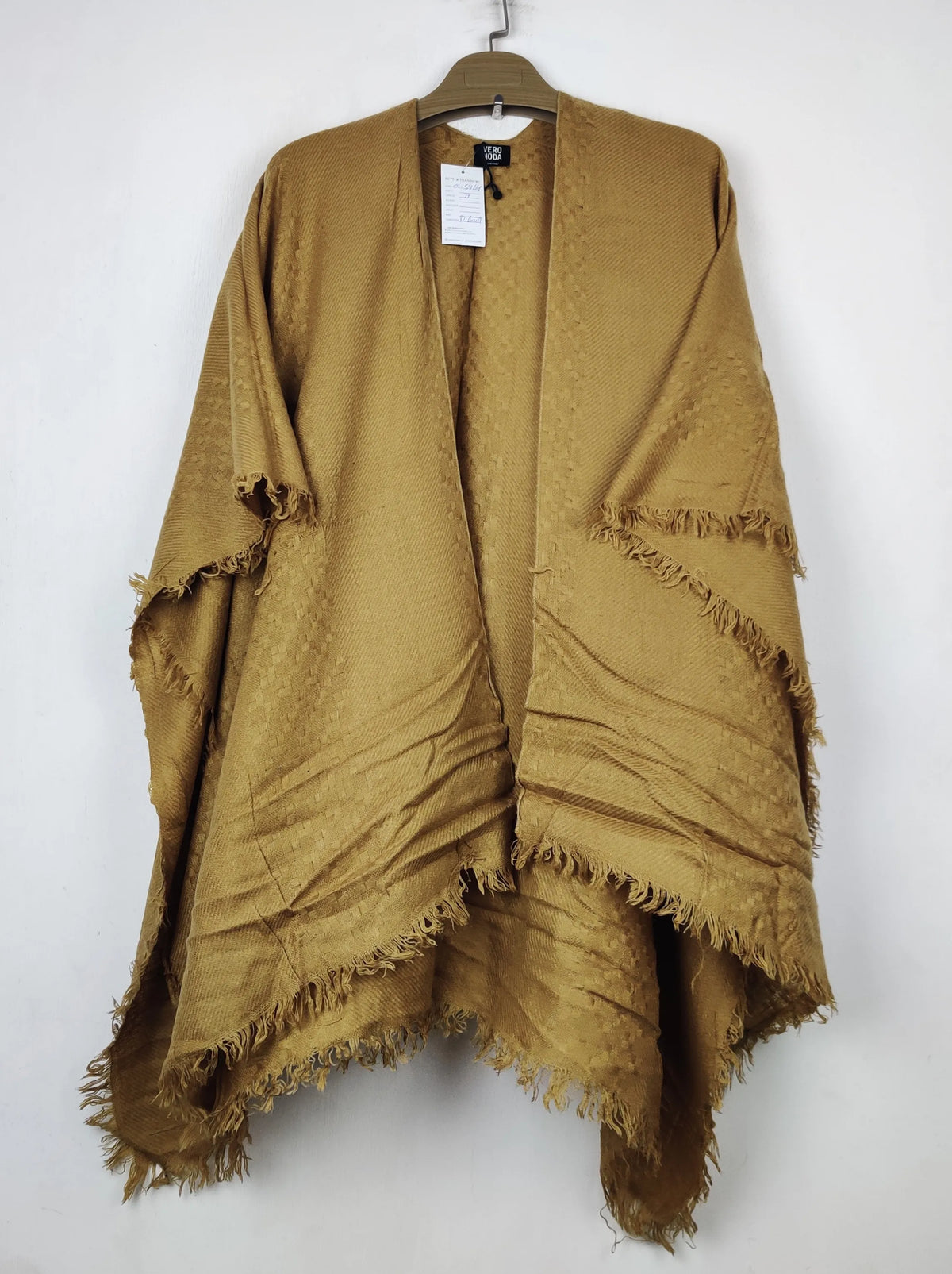 Buy online pre-used pre-loved 100% authentic & Original branded Vero Moda (CS-5464) available in Pakistan. Top international brands avilable.