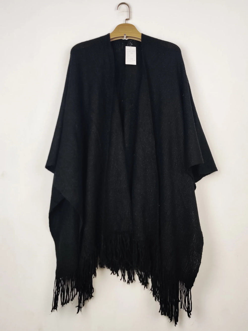 Buy online pre-used pre-loved 100% authentic & Original branded Unknown Brand (CS-5495) available in Pakistan. Top international brands avilable.