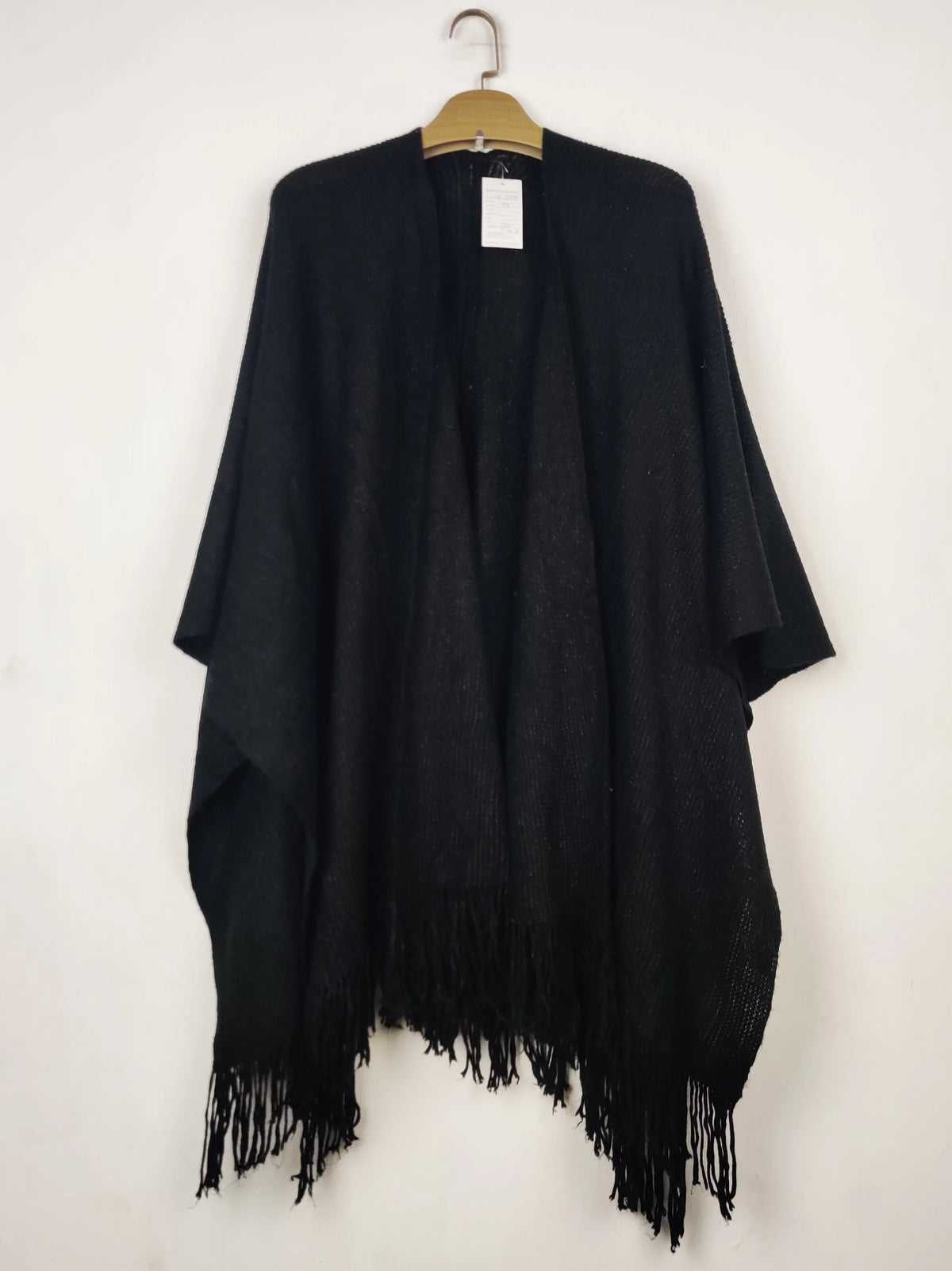 Buy online pre-used pre-loved 100% authentic & Original branded Unknown Brand (CS-5495) available in Pakistan. Top international brands avilable.
