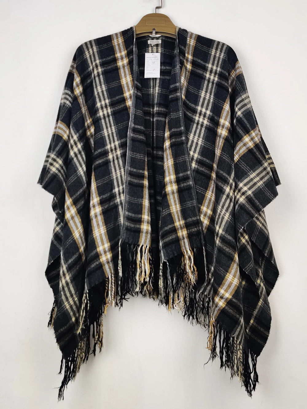 Buy online pre-used pre-loved 100% authentic & Original branded Unknown Brand (CS-5496) available in Pakistan. Top international brands avilable.