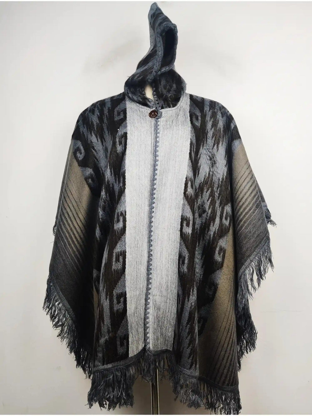 Buy online pre-used pre-loved 100% authentic & Original branded Unknown Brand (CS-930) available in Pakistan. Top international brands avilable.