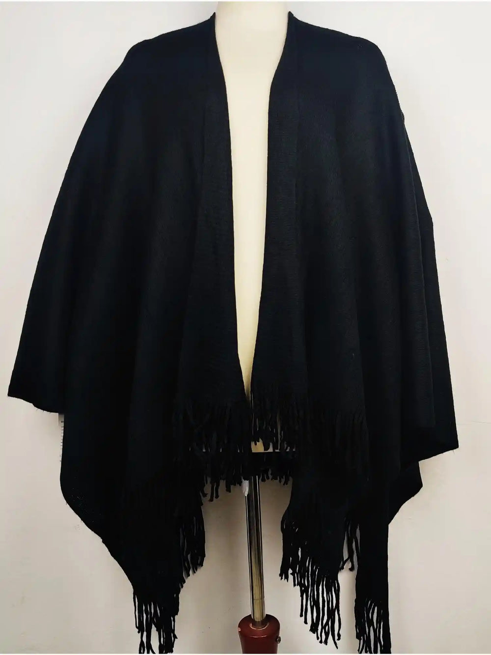 Buy online pre-used pre-loved 100% authentic & Original branded Unknown Brand (CS-959) available in Pakistan. Top international brands avilable.
