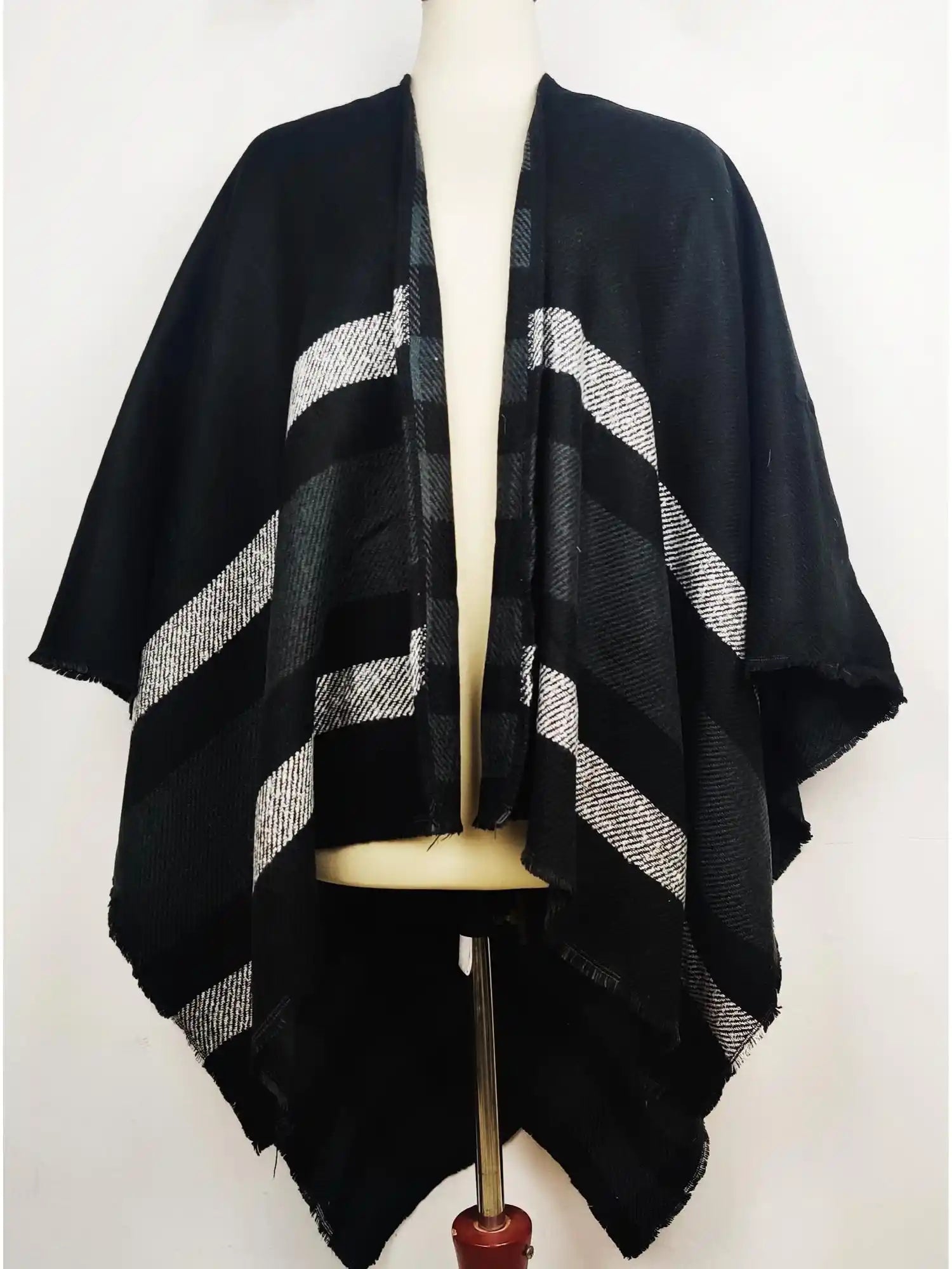 Buy online pre-used pre-loved 100% authentic & Original branded Primark (CS-974) available in Pakistan. Top international brands avilable.