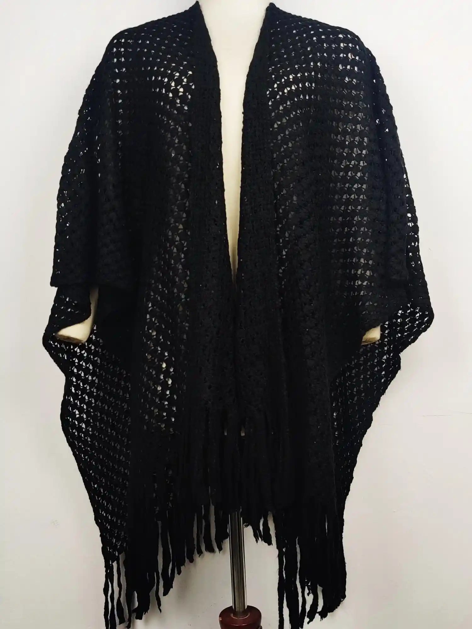 Buy online pre-used pre-loved 100% authentic & Original branded Unknown Brand (CS-995) available in Pakistan. Top international brands avilable.