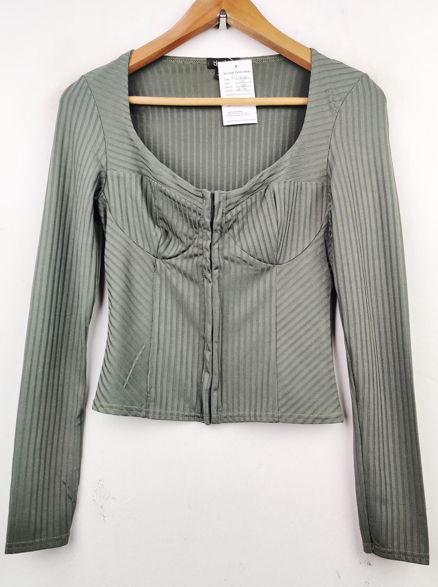 Buy online pre-used pre-loved 100% authentic & Original branded Boohoo (CT-1066) available in Pakistan. Top international brands avilable.