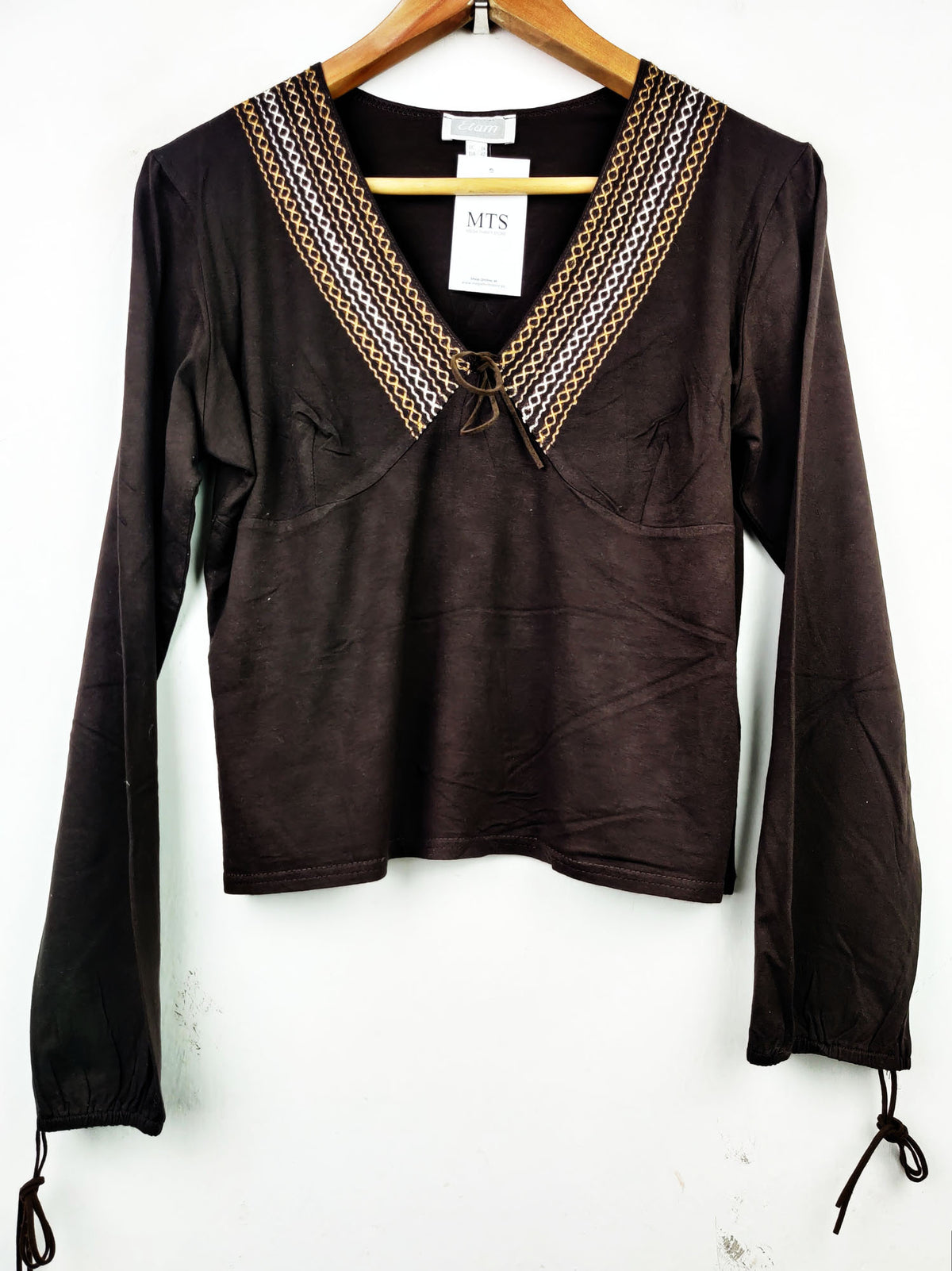 Buy online pre-used pre-loved 100% authentic & Original branded Etam (CT-1098) available in Pakistan. Top international brands avilable.