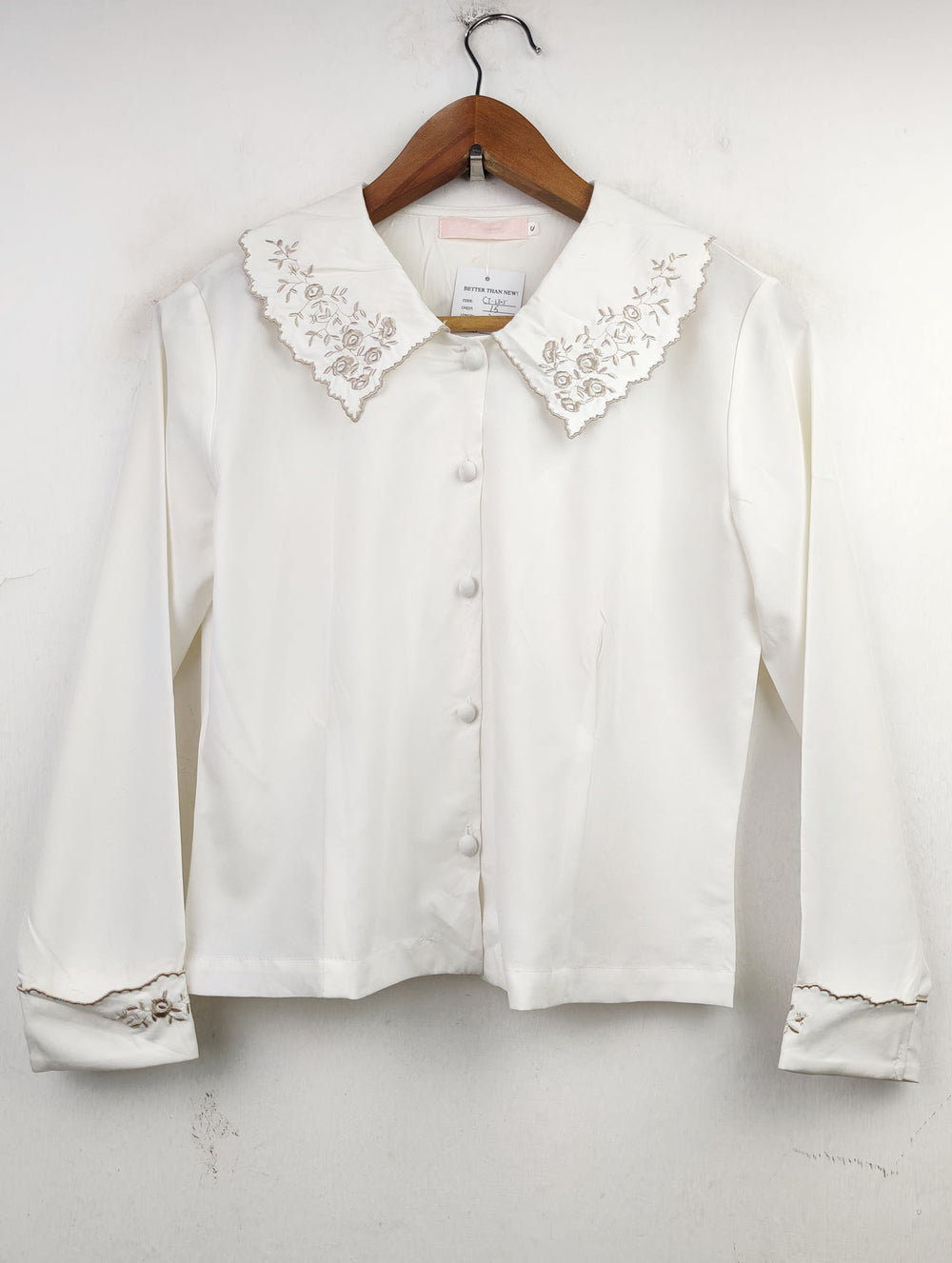 Buy online pre-used pre-loved 100% authentic & Original branded Unknown Brand (CT-1305) available in Pakistan. Top international brands avilable.