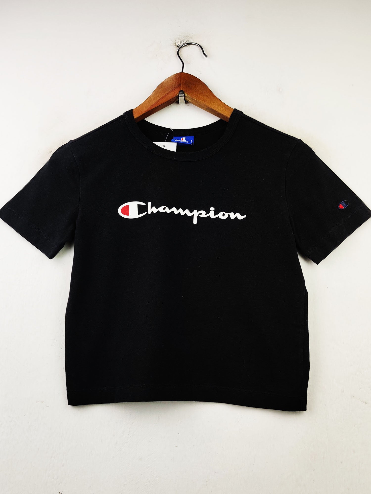Buy online pre-used pre-loved 100% authentic & Original branded Champion (CT-1460) available in Pakistan. Top international brands avilable.