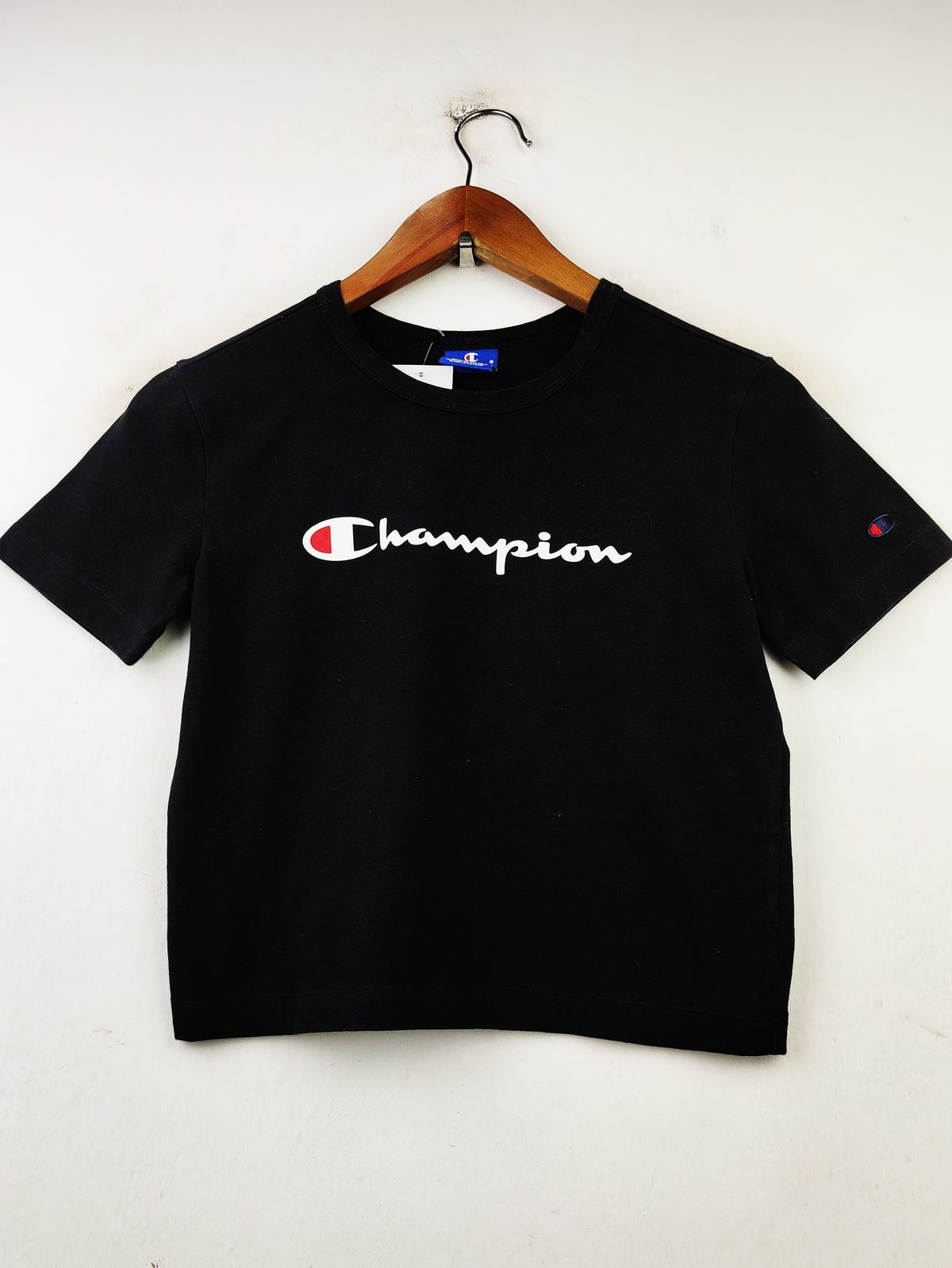Buy online pre-used pre-loved 100% authentic & Original branded Champion (CT-1460) available in Pakistan. Top international brands avilable.