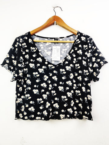 Buy online pre-used pre-loved 100% authentic & Original branded Shein (CT-1819) available in Pakistan. Top international brands avilable.