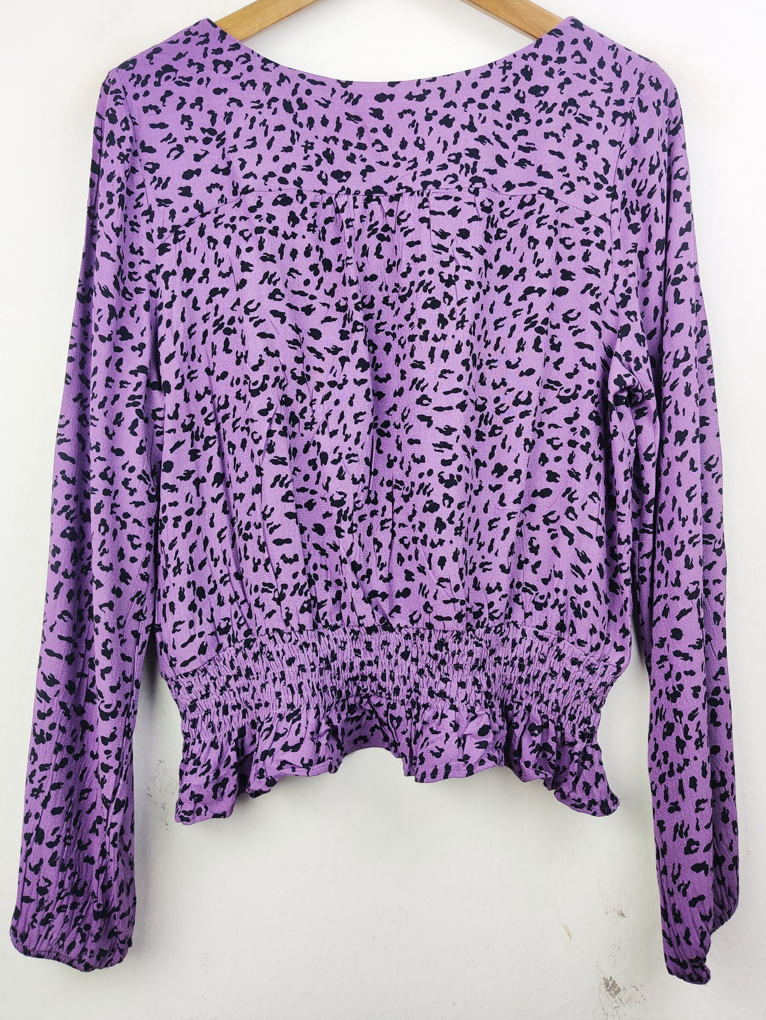 Buy online pre-used pre-loved 100% authentic & Original branded Marks & Spencer (CT-1820) available in Pakistan. Top international brands avilable.
