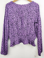Buy online pre-used pre-loved 100% authentic & Original branded Marks & Spencer (CT-1820) available in Pakistan. Top international brands avilable.