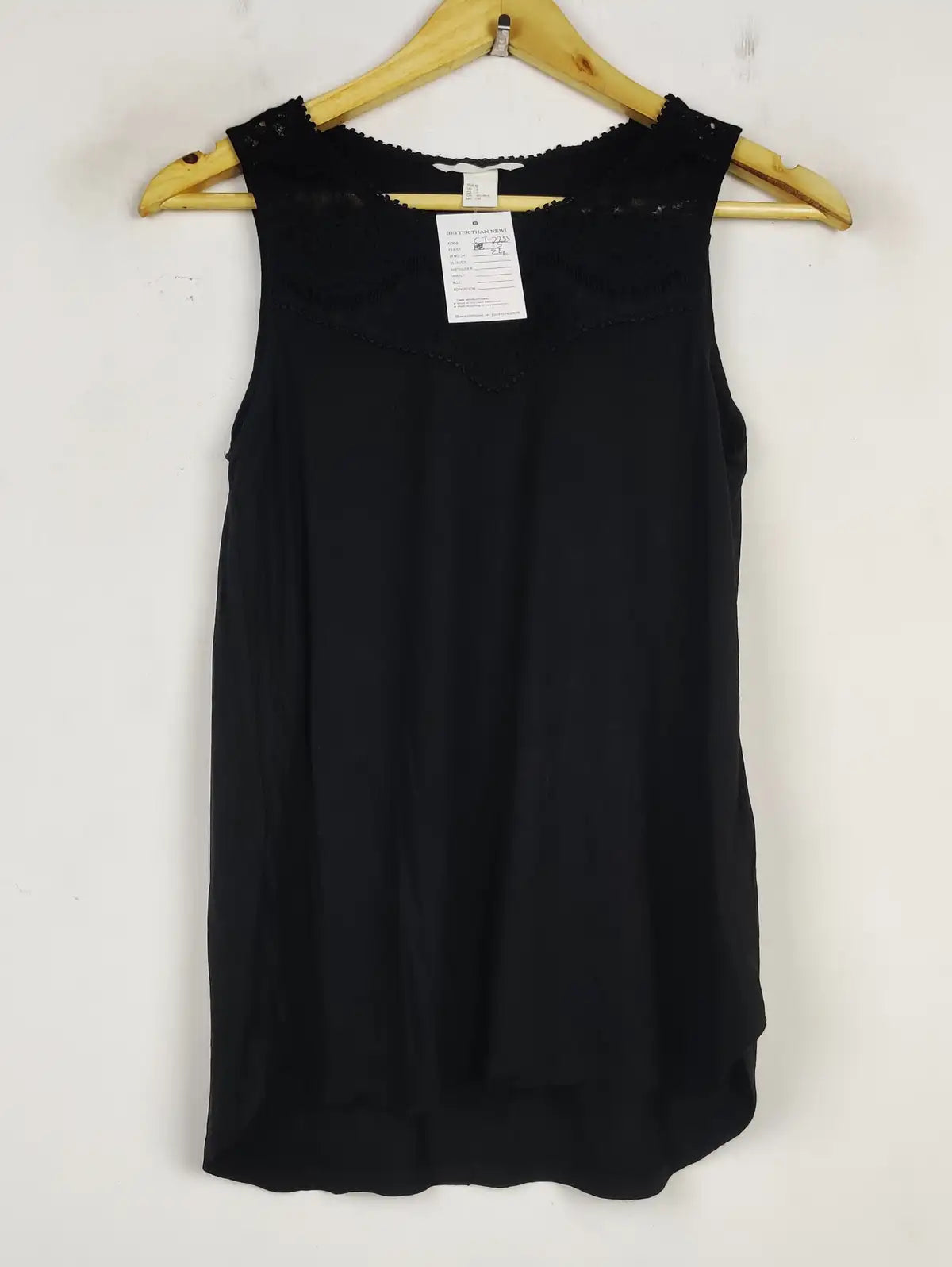 Buy online pre-used pre-loved 100% authentic & Original branded H&M (CT-2255) available in Pakistan. Top international brands avilable.