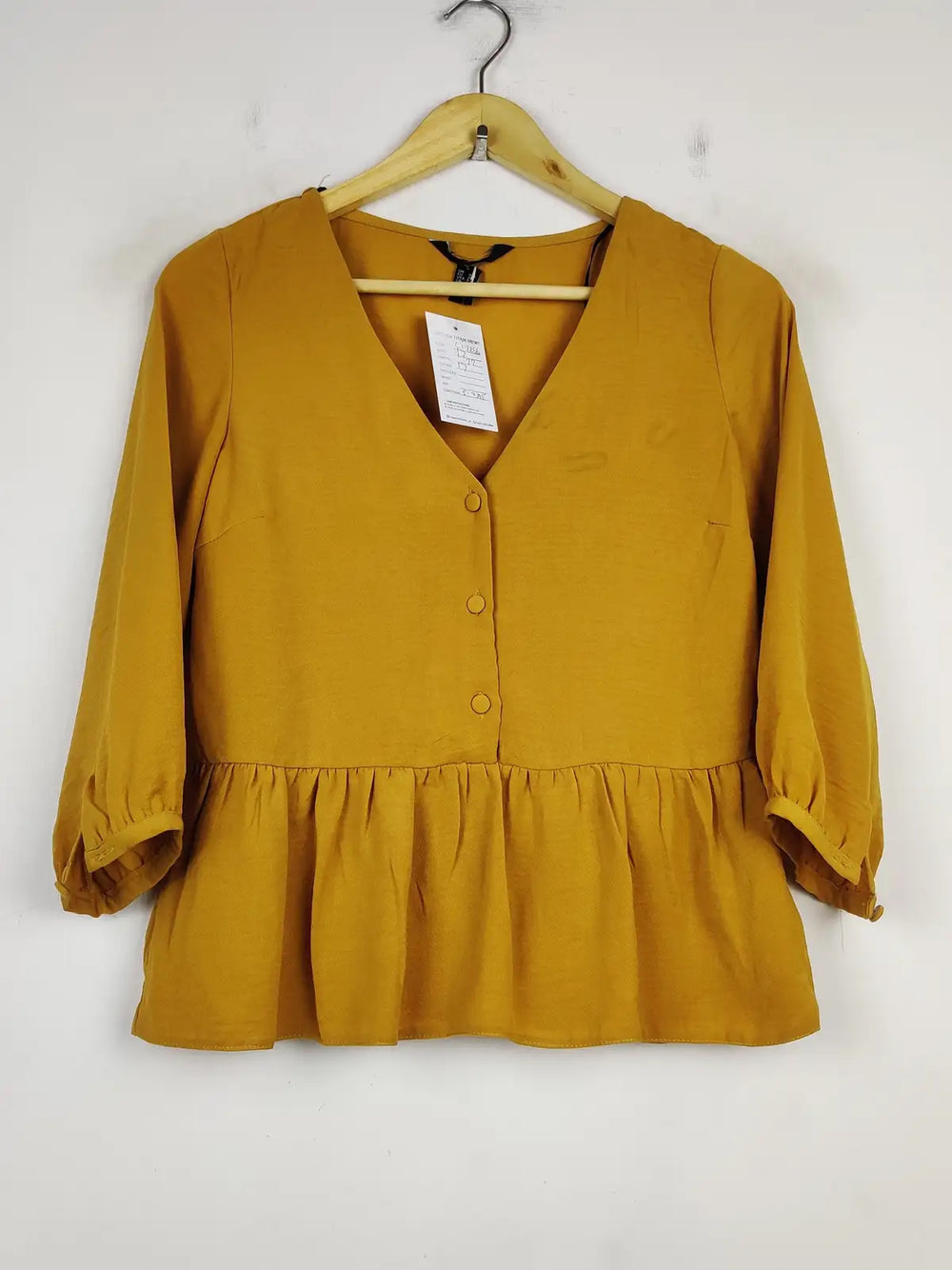 Buy online pre-used pre-loved 100% authentic & Original branded Unknown Brand (CT-2256) available in Pakistan. Top international brands avilable.