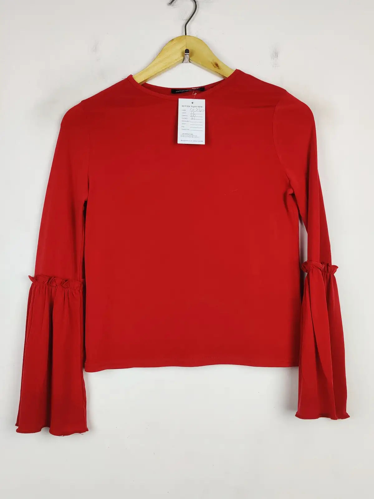 Buy online pre-used pre-loved 100% authentic & Original branded Clothes Minded (CT-2302) available in Pakistan. Top international brands avilable.