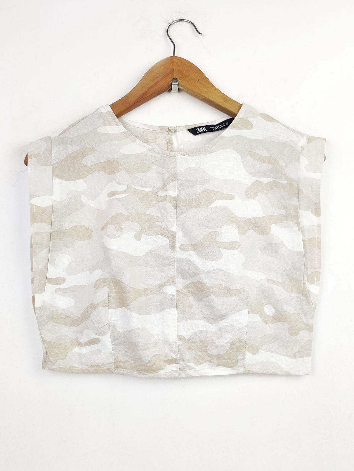 Buy online pre-used pre-loved 100% authentic & Original branded Zara (CT-244) available in Pakistan. Top international brands avilable.