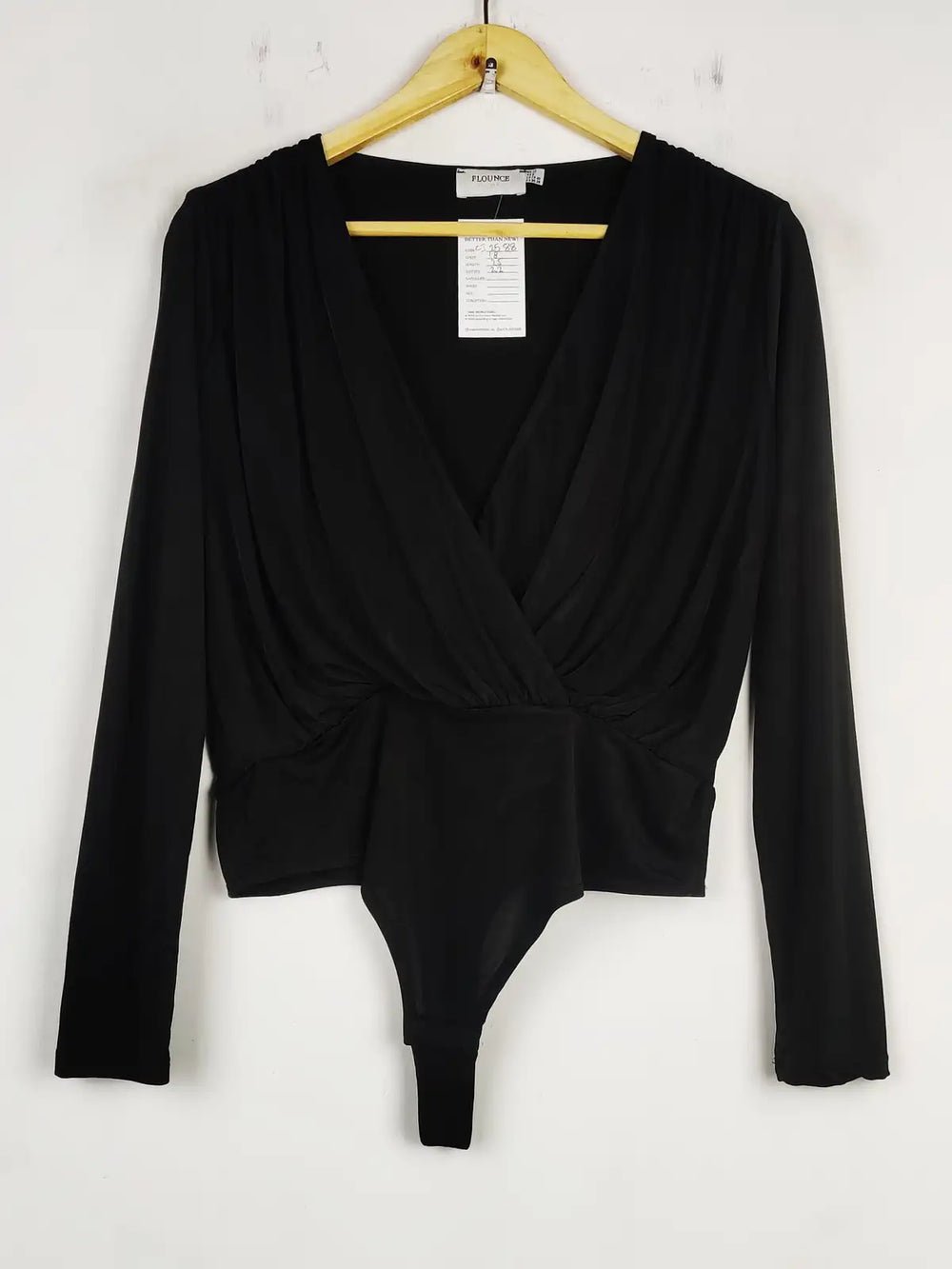 Buy online pre-used pre-loved 100% authentic & Original branded Flounce (CT-2588) available in Pakistan. Top international brands avilable.
