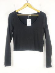 Buy online pre-used pre-loved 100% authentic & Original branded H&M (CT-2714) available in Pakistan. Top international brands avilable.