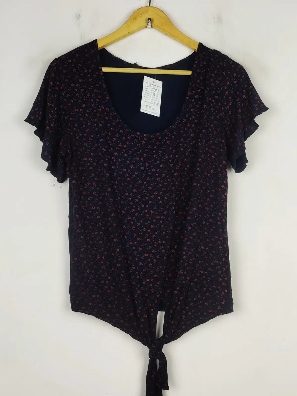 Buy online pre-used pre-loved 100% authentic & Original branded Peacocks (CT-2759) available in Pakistan. Top international brands avilable.