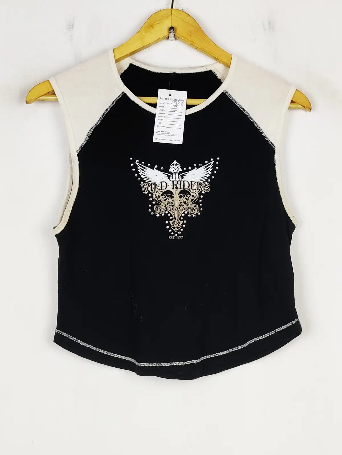 Buy online pre-used pre-loved 100% authentic & Original branded Urban Outfitters (CT-2828) available in Pakistan. Top international brands avilable.