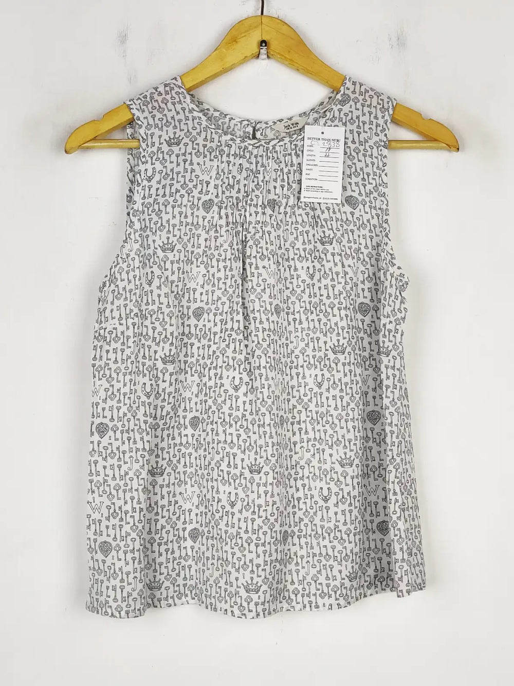 Buy online pre-used pre-loved 100% authentic & Original branded Jack Wills (CT-2838) available in Pakistan. Top international brands avilable.
