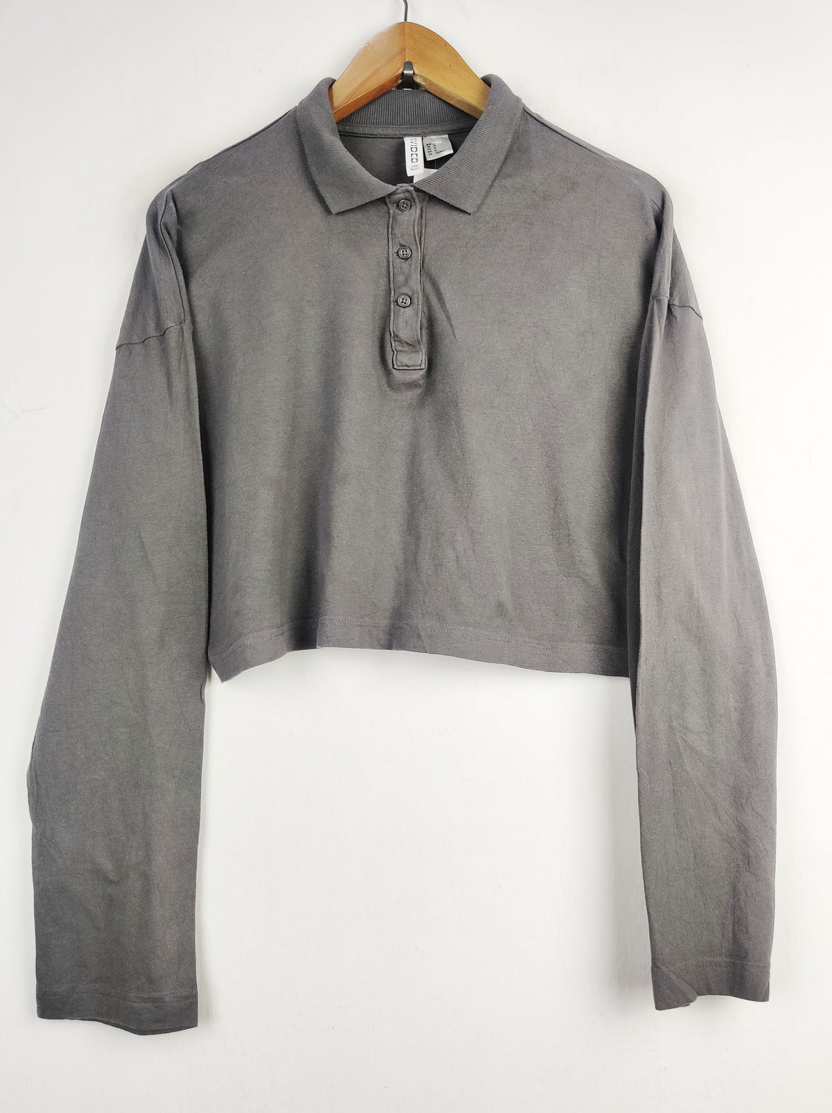 Buy online pre-used pre-loved 100% authentic & Original branded H&M (CT-28) available in Pakistan. Top international brands avilable.