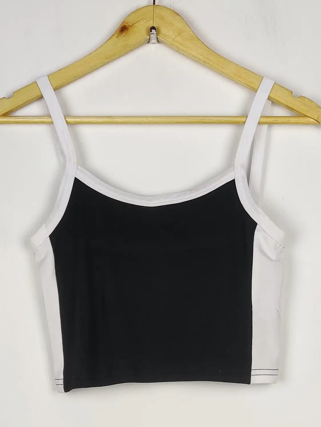 Buy online pre-used pre-loved 100% authentic & Original branded Unknown Brand (CT-2938) available in Pakistan. Top international brands avilable.