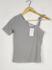 Buy online pre-used pre-loved 100% authentic & Original branded H&M (CT-2943) available in Pakistan. Top international brands avilable.