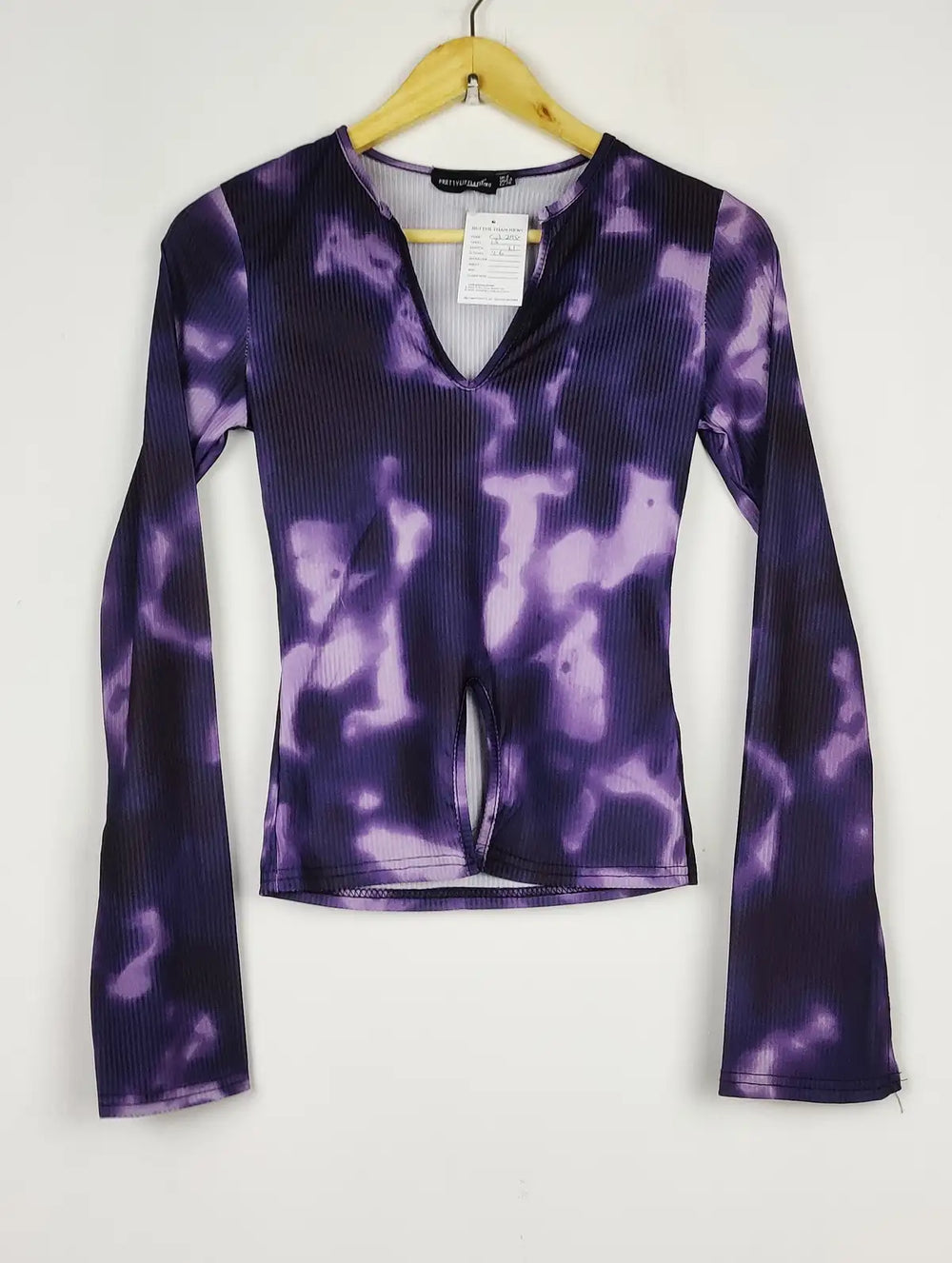 Buy online pre-used pre-loved 100% authentic & Original branded Prettylittlething (CT-2950) available in Pakistan. Top international brands avilable.