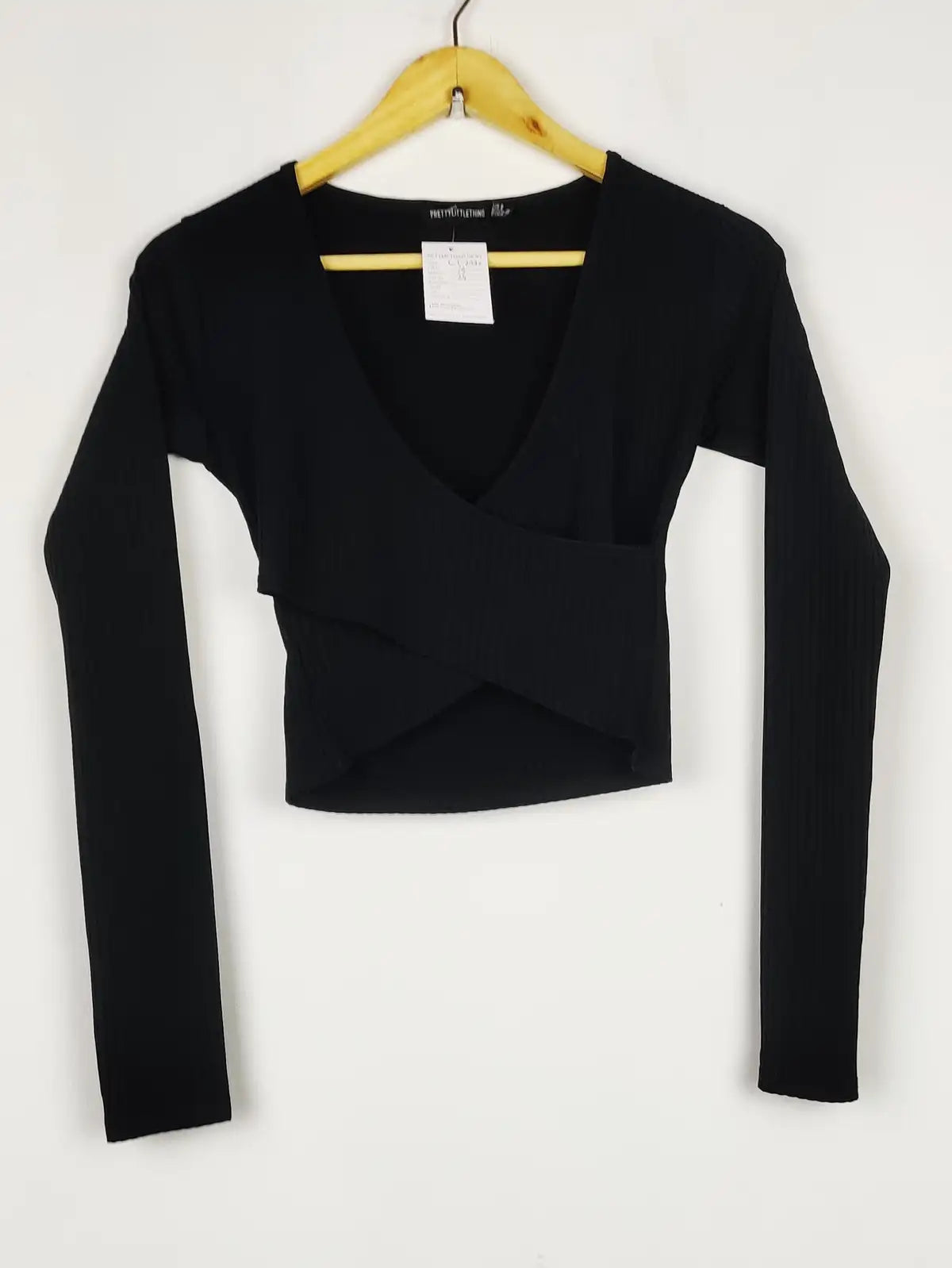 Buy online pre-used pre-loved 100% authentic & Original branded Prettylittlething (CT-2990) available in Pakistan. Top international brands avilable.